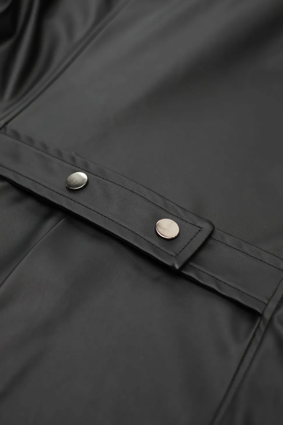 Herren Mantel im edlen Matt-Look mit feinen Details