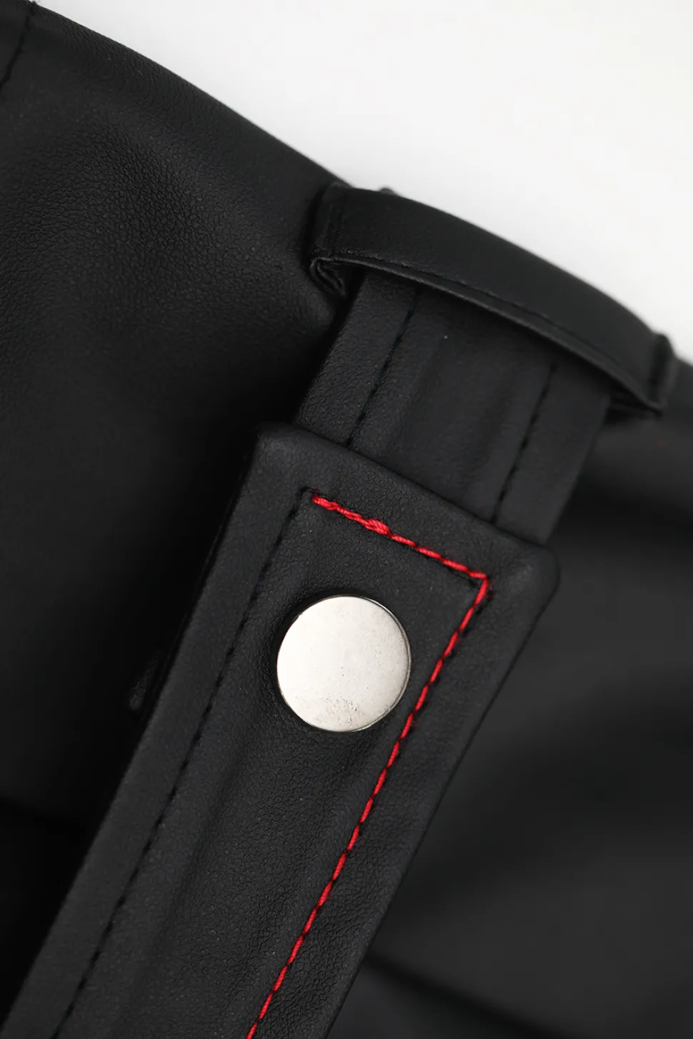 Herren Mantel im edlen Matt-Look mit feinen Details