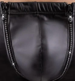 Pants im edlem Mattlook mit Strass-Reißverschluss aus weichem Material