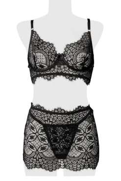 Spitzenset aus Rock und BH mit String