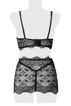 Spitzenset aus Rock und BH mit String