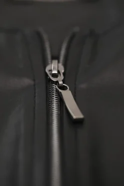 Wetlook Weste mit feinen Details